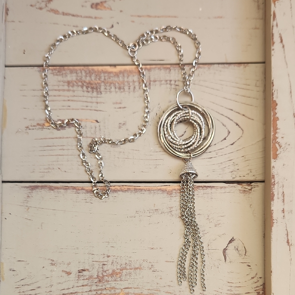 Silver Tassel Pendant Necklace 18 Inches